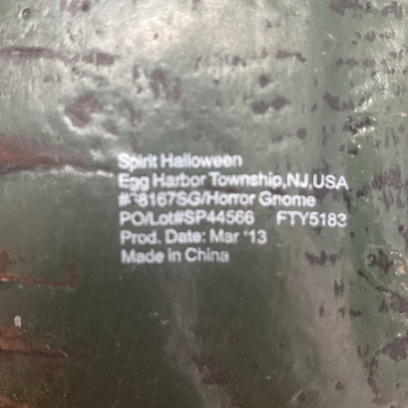 Halloween Zombie Garden Gnome 16"
Plastic Blow Mold - Picture 6 of 16